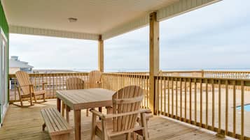 House, 5 Bedrooms | Outdoor dining