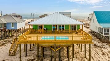 House, 5 Bedrooms | Exterior