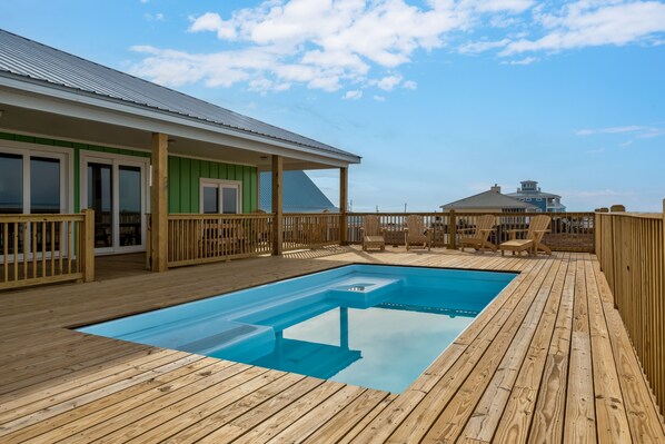 House, 5 Bedrooms | Pool