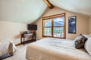 Condo, 2 Bedrooms