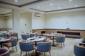 Restaurant - Check Inn Hotel Gimbiya (Abuja)