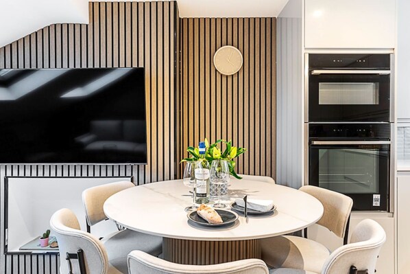 4 عدّة غرف نوم