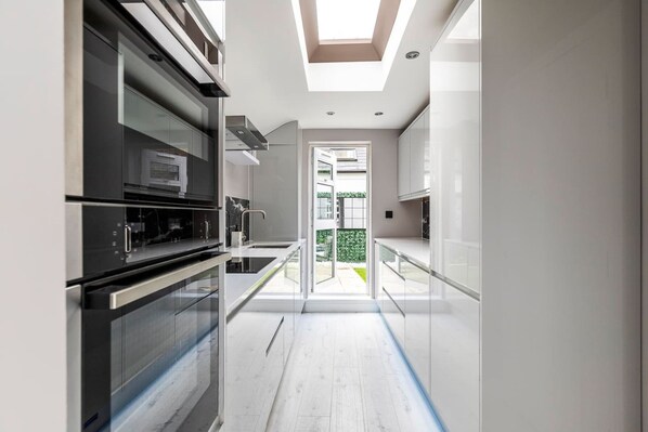 7 bedrooms - Serenity Fulham Eve Sleeps 14 (London)