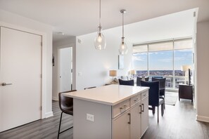 Interior - Luxury 2 BR Apt with Gym (Stamford, CT)