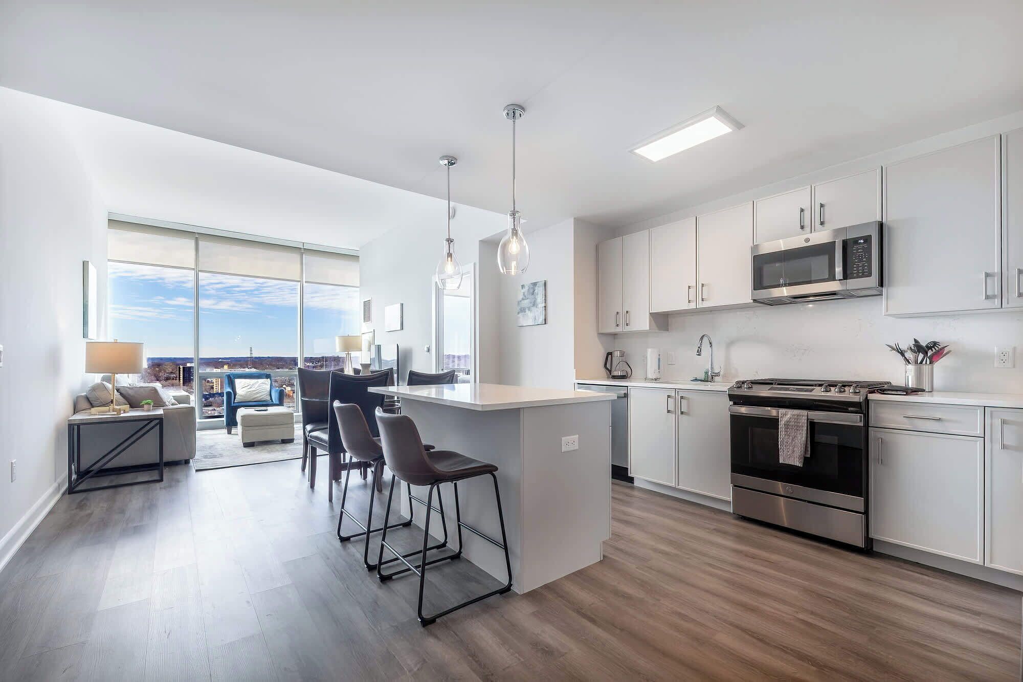 冰箱、微波炉、烤箱、炉灶