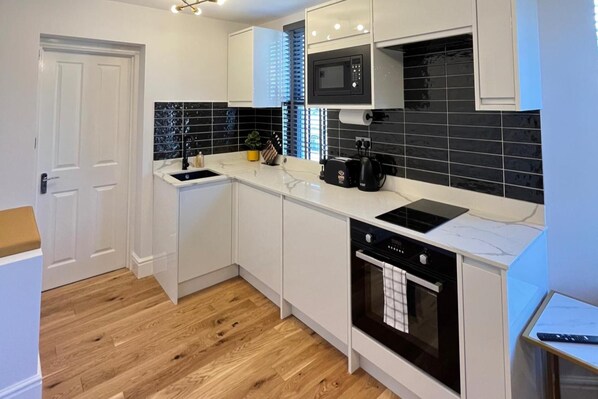Fridge, microwave, oven, stovetop