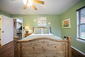 House, 2 Queen Beds, Patio, Garden View (To The Stars) | 2 bedrooms, individually decorated, individually furnished, bed sheets