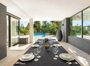 Dining - LA PALMERAIE - KEYWEEK Architect-designed house with swimming pool and gard (Anglet)