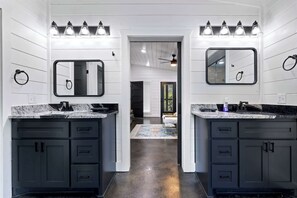 Cabin, 1 King Bed with Sofa bed, Hot Tub, Garden View (Whispering Retreat) | Interior - Whispering Retreat Sleeps 4 (Broken Bow)