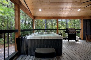 Cabin, 1 King Bed with Sofa bed, Hot Tub, Garden View (Whispering Retreat) | Outdoor spa tub - Whispering Retreat Sleeps 4 (Broken Bow)