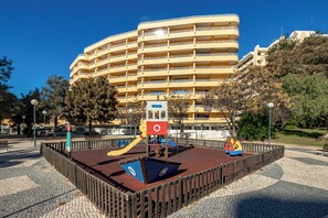 Apartment | Children's area - 2 Bed-sleeps 4-vilamoura Beach-pool-spa-balcony (Loulé)