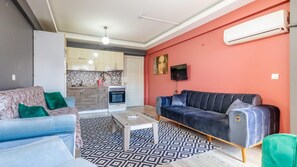 Klassiek appartement, balkon, uitzicht op de stad | 1 slaapkamer, lakens van Egyptisch katoen, luxe beddengoed