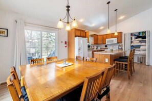 Dining - Comfy Arrowhead Lake Home (Pocono Lake)