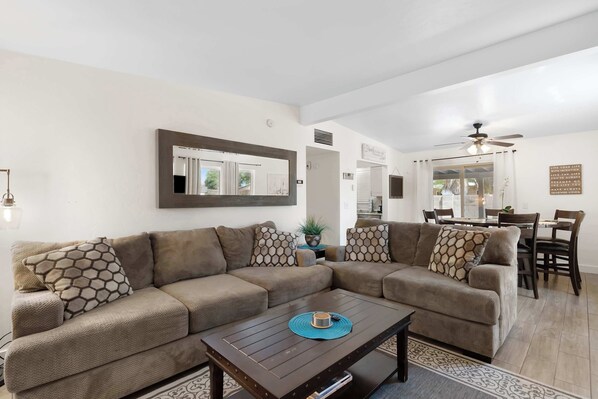 Televisión y oficina 