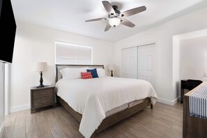 2 bedrooms, desk, iron/ironing board, travel cot