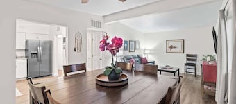 UofA & Gem Show Access | Charming 2BR Duplex Unit