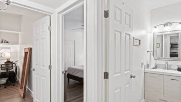 2 Schlafzimmer, Bügeleisen/Bügelbrett, Reisekinderbett, WLAN