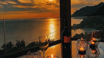 House, 2 Bedrooms, Smoking, Balcony | Terrace/patio