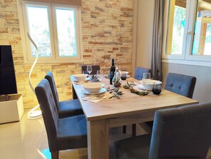 House, 2 Bedrooms, Smoking, Balcony | Dining room - La Casa di Kosta - Kontogialos Beach (Corfu)