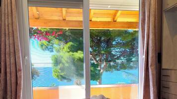 House, 2 Bedrooms, Smoking, Balcony | 3 bedrooms