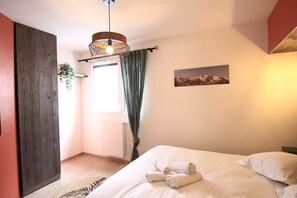 1 bedroom, iron/ironing board, travel crib, WiFi