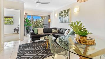 Een televisie en een kantoor