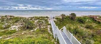 Historic Oceanfront Home: Crescent Beach + GameRm