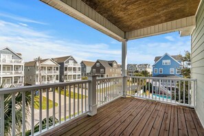 Property grounds - 7th SunDaze w/Private Pool By Beach Star (Surfside Beach)