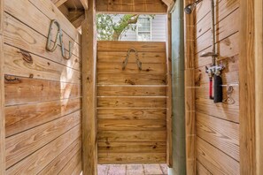 Shower, hair dryer, towels - 7th SunDaze w/Private Pool By Beach Star (Surfside Beach)