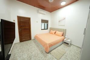 2 chambres, fer et planche à repasser, Wi-Fi gratuit, draps fournis