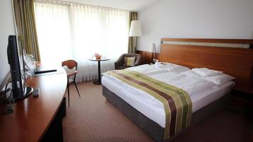 Standard-Doppelzimmer | Allergikerbettwaren, Schreibtisch, Verdunkelungsvorhänge