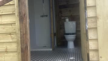 Douche, serviettes fournies