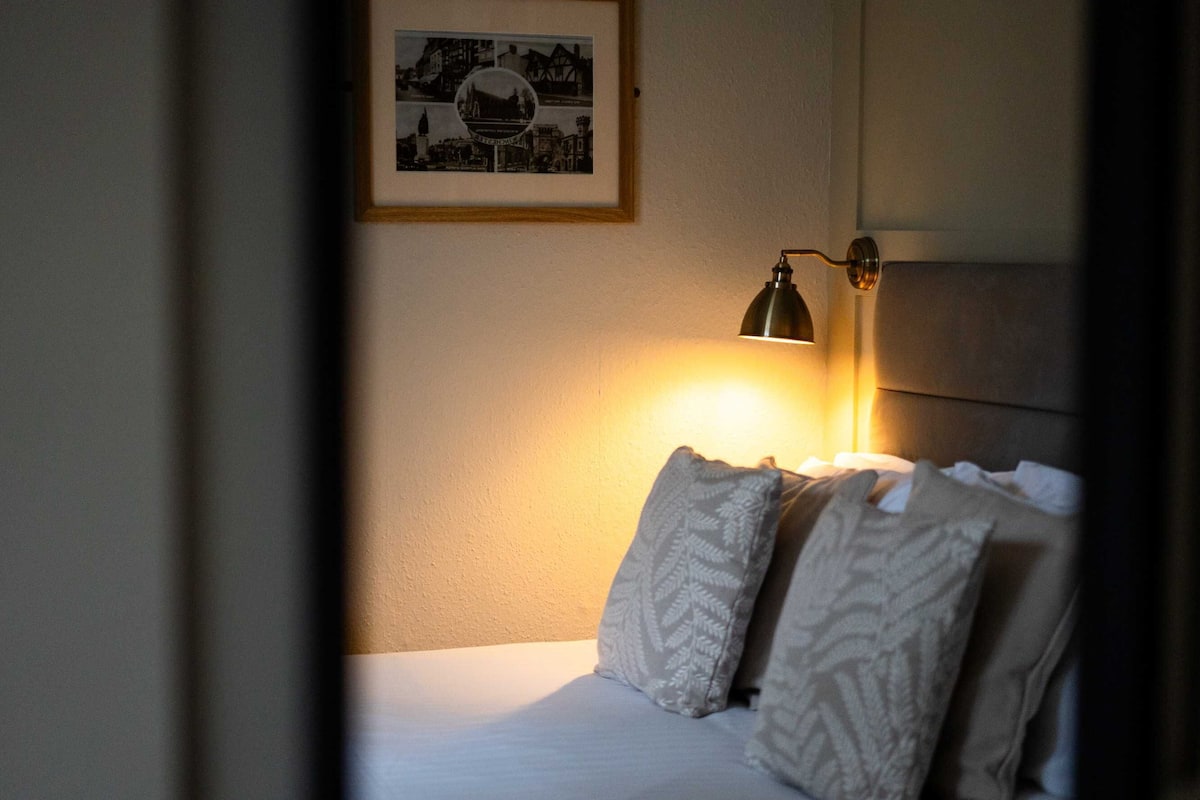 Double Room | Iron/ironing board, free WiFi