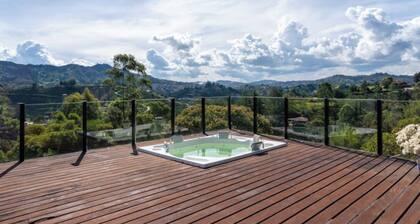 ¡Lujo “Casa Hollywood” en Guatape!
