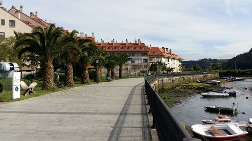 Apartment (fully equipped) on the estuary of the Asón river