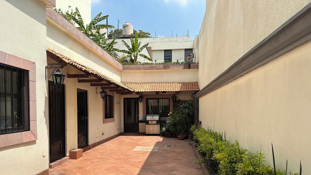Habitación doble económica, 1 cama Queen size | Terraza o patio