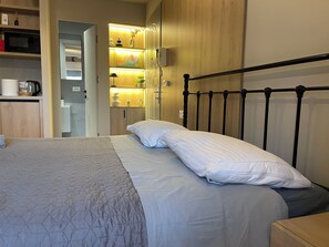 1 bedroom, in-room safe, WiFi, bed sheets