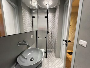 Umweltfreundliche Kosmetikartikel, Handtücher, Toilettenpapier