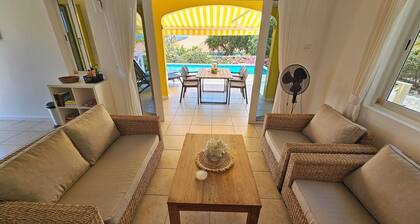 Villa Karawara with private pool and lovely peaceful garden!
