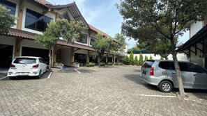 Ubetjent parkering (inkludert)