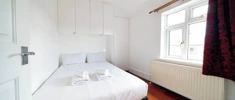 1 bedroom, iron/ironing board, internet, bed sheets