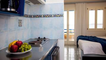 Double or Twin Room, Sea View | Private kitchenette | Mini-fridge, stovetop, coffee/tea maker, electric kettle