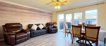 Fantastic 4 Bedrooms Holiday Home