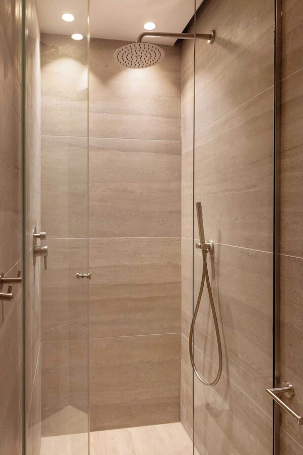 Shower, hair dryer, shampoo