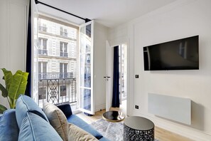 Smart TV - Sublim AC Apartment Center of Paris (Paris)
