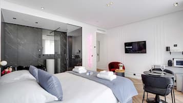 Fer et planche Ă repasser, Wi-Fi, draps fournis