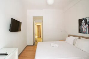2 bedrooms, iron/ironing board, WiFi, bed sheets - 55m Easy and Convenient Flat, Centrally Located in Athens, (Athina)