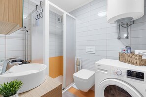 Douche, serviettes fournies