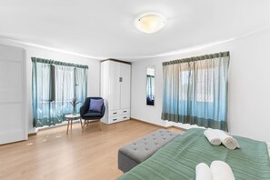 3 bedrooms, WiFi, bed sheets