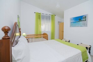 2 Schlafzimmer, Bügeleisen/Bügelbrett, kostenloses WLAN, Bettwäsche